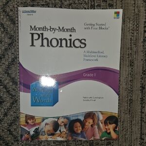 Month-by-Month Phonics Grade 1 Book
